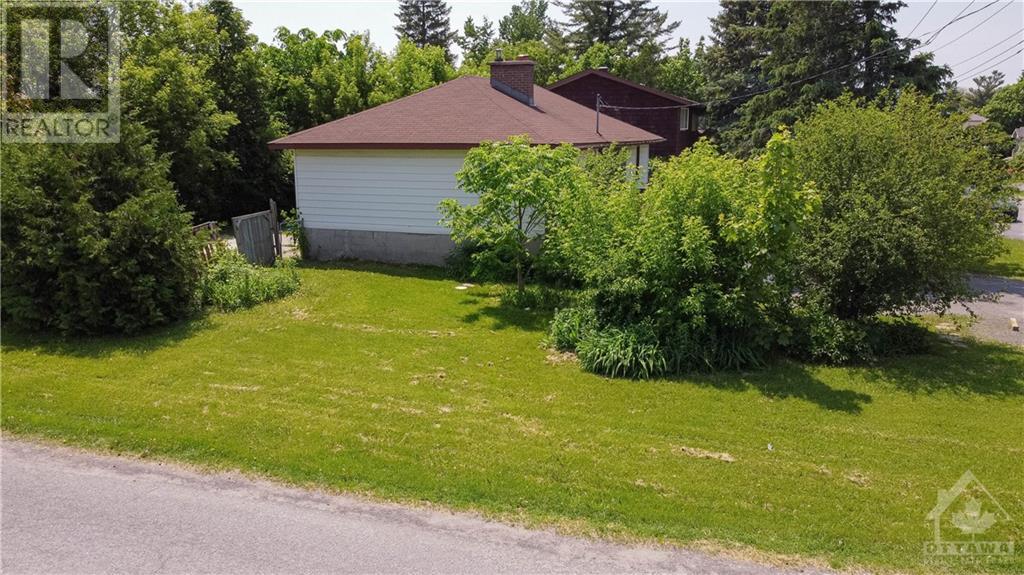 66 Withrow Avenue, Ottawa, Ontario  K2G 2J3 - Photo 4 - 1296248