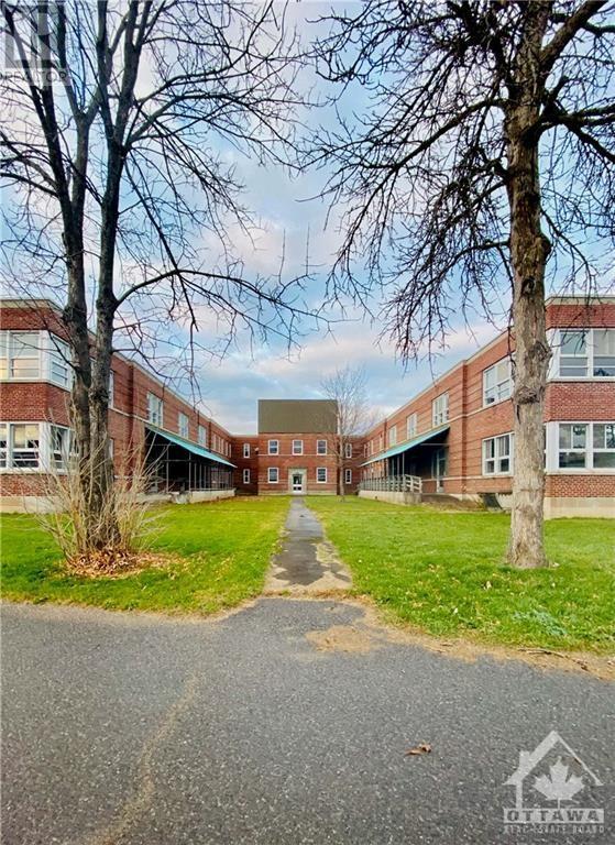 361 Queen Street, Smiths Falls, Ontario  K0G 1G0 - Photo 4 - 1317750