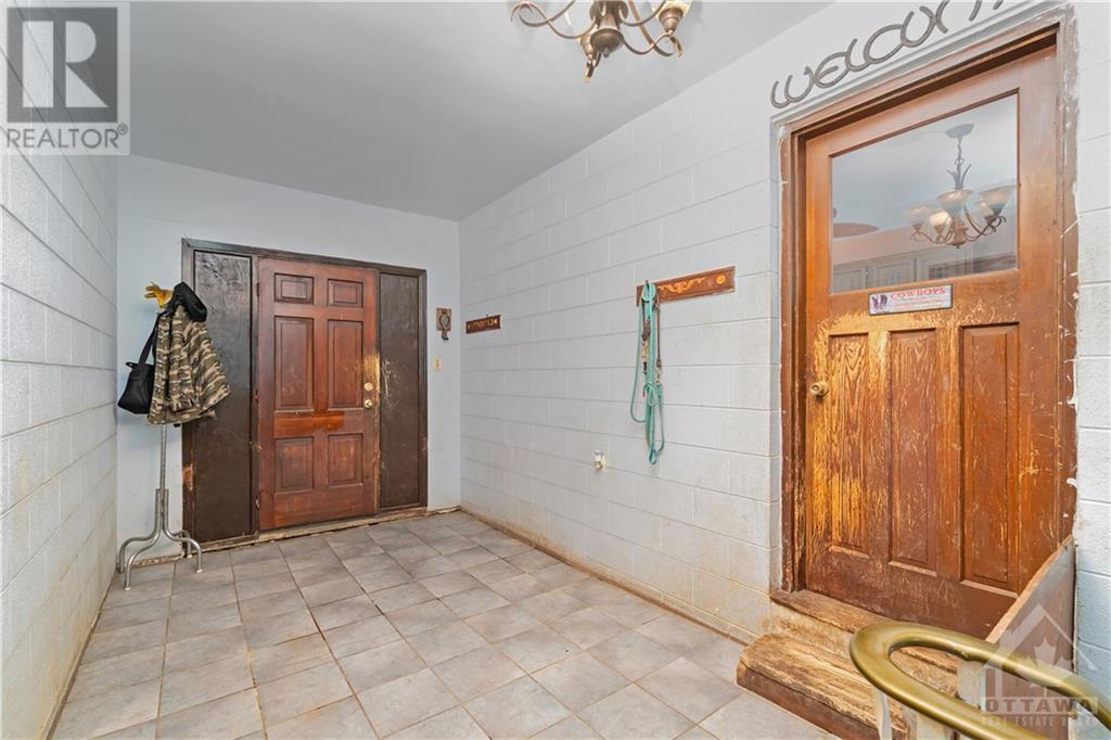 5801 Bossert Road, Niagara Falls, Ontario  L2H 2H7 - Photo 5 - 1326129