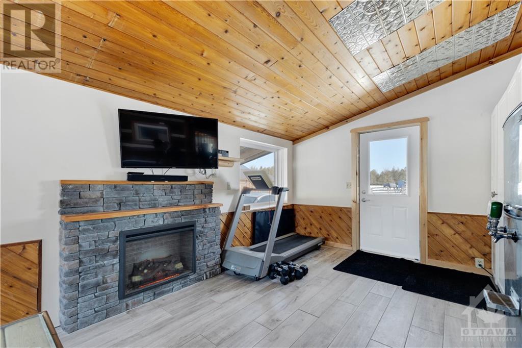 8249 Fernbank Road, Ashton, Ontario  K0A 1B0 - Photo 11 - 1335048