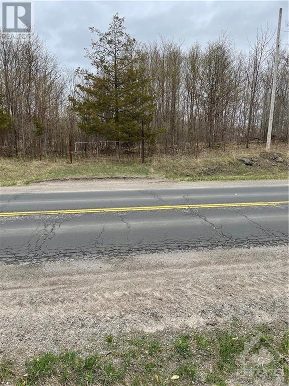 PT LT 7 PERTH ROAD, westport, Ontario