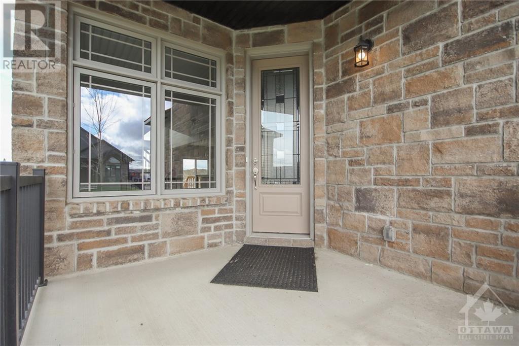 302 Turquoise Street, Rockland, Ontario  K4K 0L7 - Photo 2 - 1339364