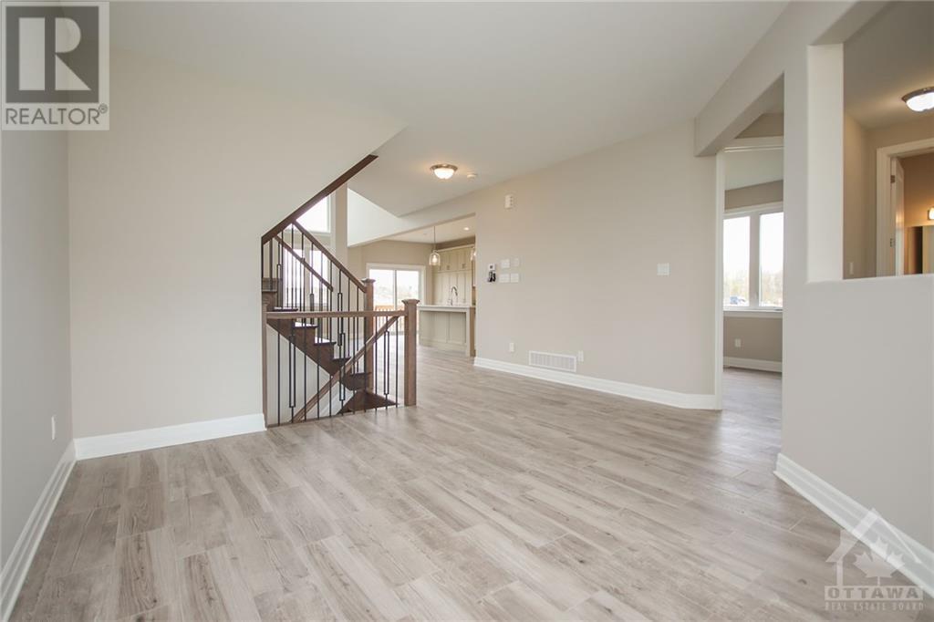 302 Turquoise Street, Rockland, Ontario  K4K 0L7 - Photo 3 - 1339364