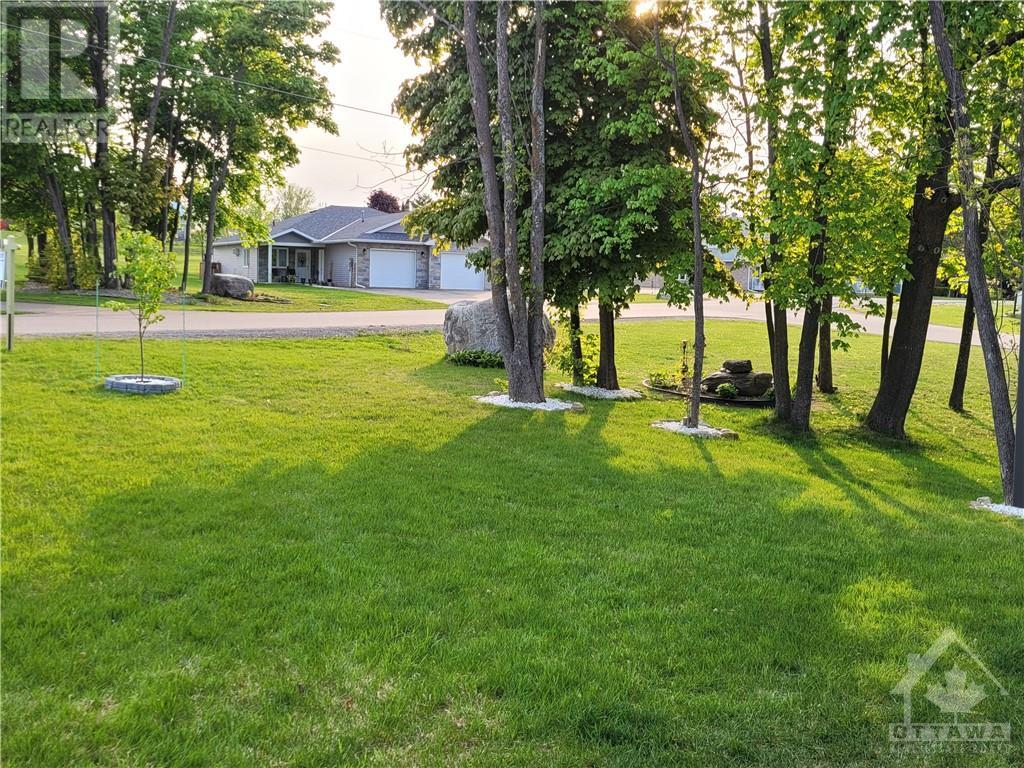519 Wellington Street, Eganville, Ontario  K0J 1T0 - Photo 28 - 1345286