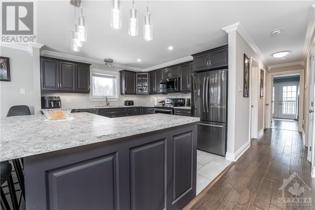 519 Wellington Street, Eganville, Ontario  K0J 1T0 - Photo 7 - 1345286