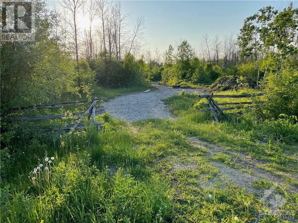 701 Code Road, Smiths Falls, Ontario  K7A 4S6 - Photo 2 - 1337551