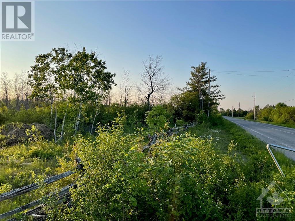 701 Code Road, Smiths Falls, Ontario  K7A 4S6 - Photo 4 - 1337551
