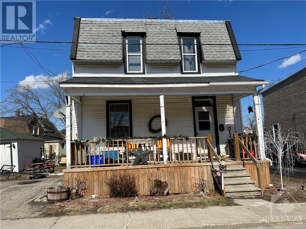 11 Winnifred Street S, Smiths Falls, Ontario  K7A 2M9 - Photo 2 - 1346202
