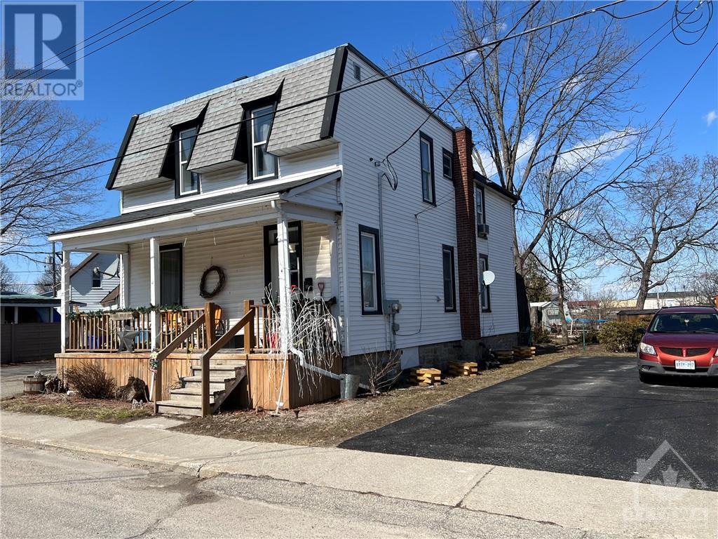 11 Winnifred Street S, Smiths Falls, Ontario  K7A 2M9 - Photo 3 - 1346202