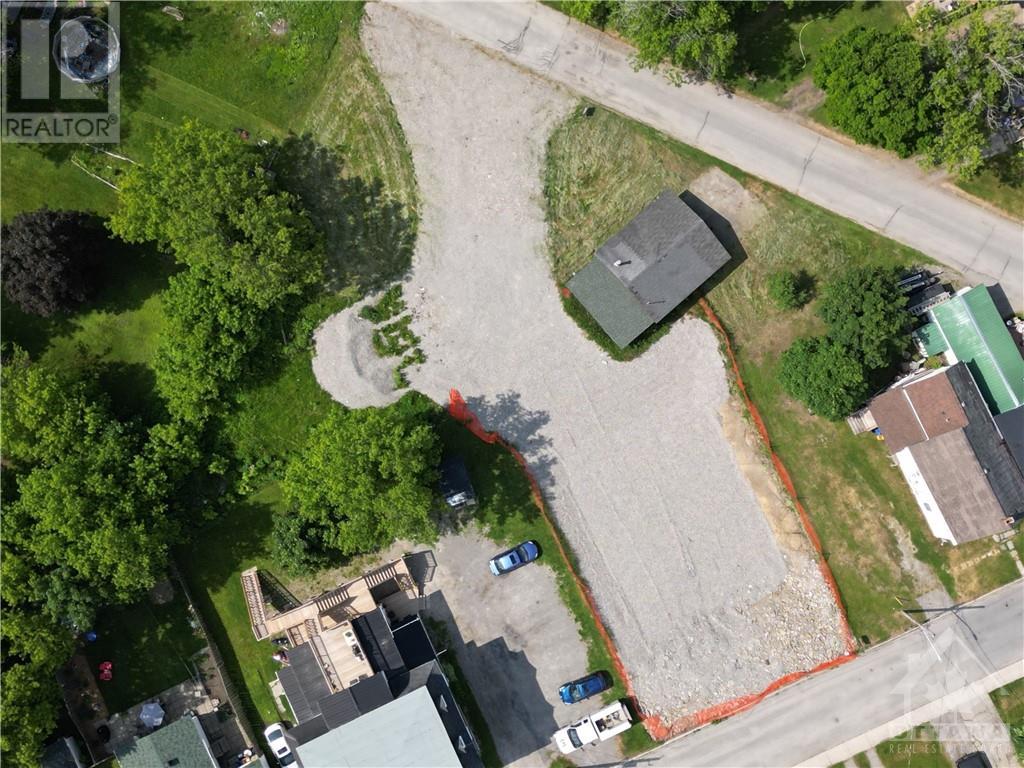 12 Bolton Street, Smiths Falls, Ontario  K7A 1K5 - Photo 3 - 1346868