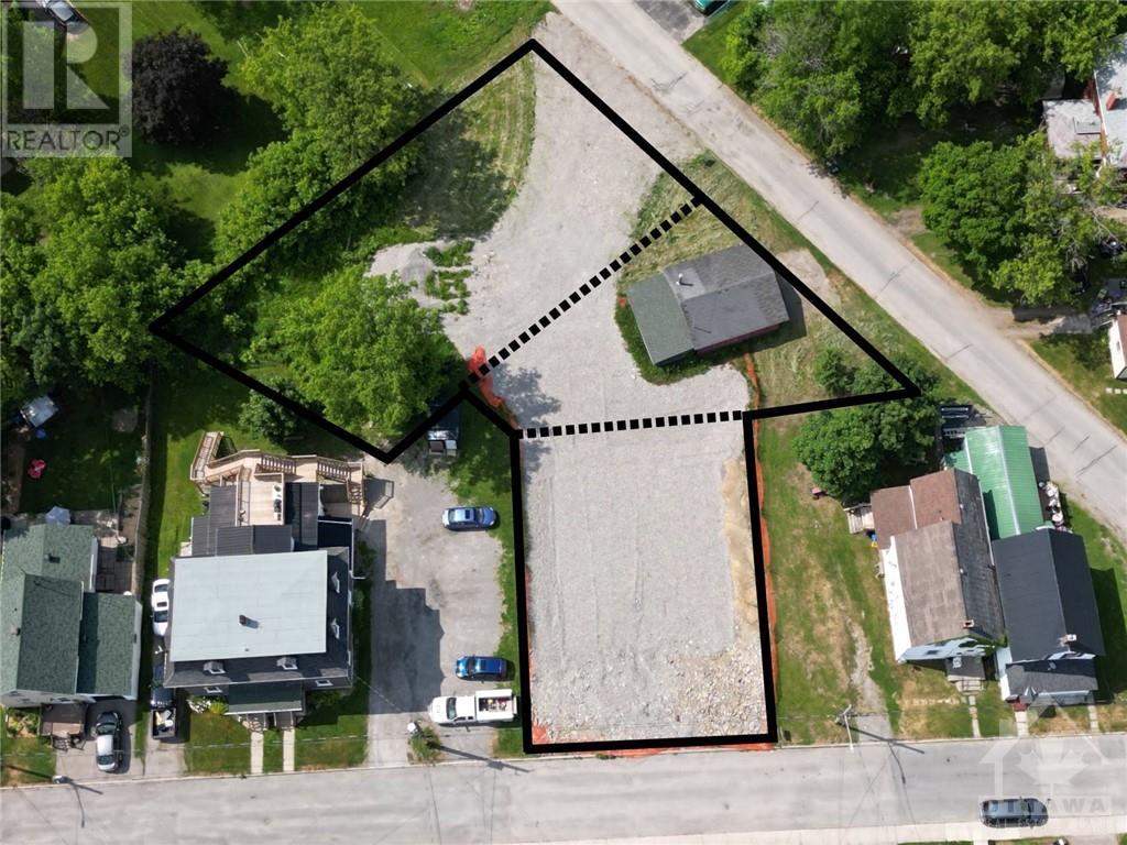10 Bolton Street, Smiths Falls, Ontario  K7A 1K5 - Photo 2 - 1346823