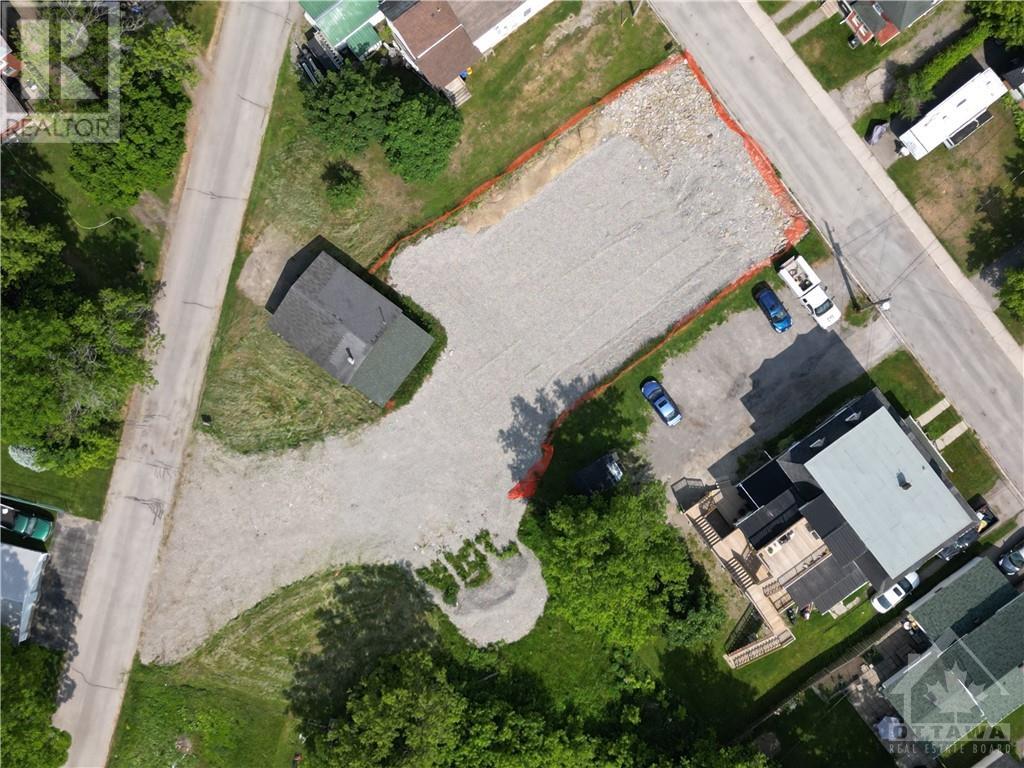 10 Bolton Street, Smiths Falls, Ontario  K7A 1K5 - Photo 3 - 1346823