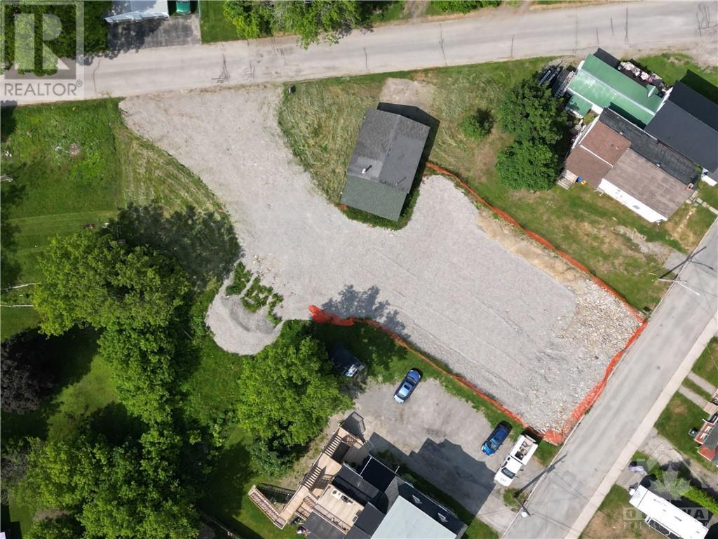 10 Bolton Street, Smiths Falls, Ontario  K7A 1K5 - Photo 4 - 1346823