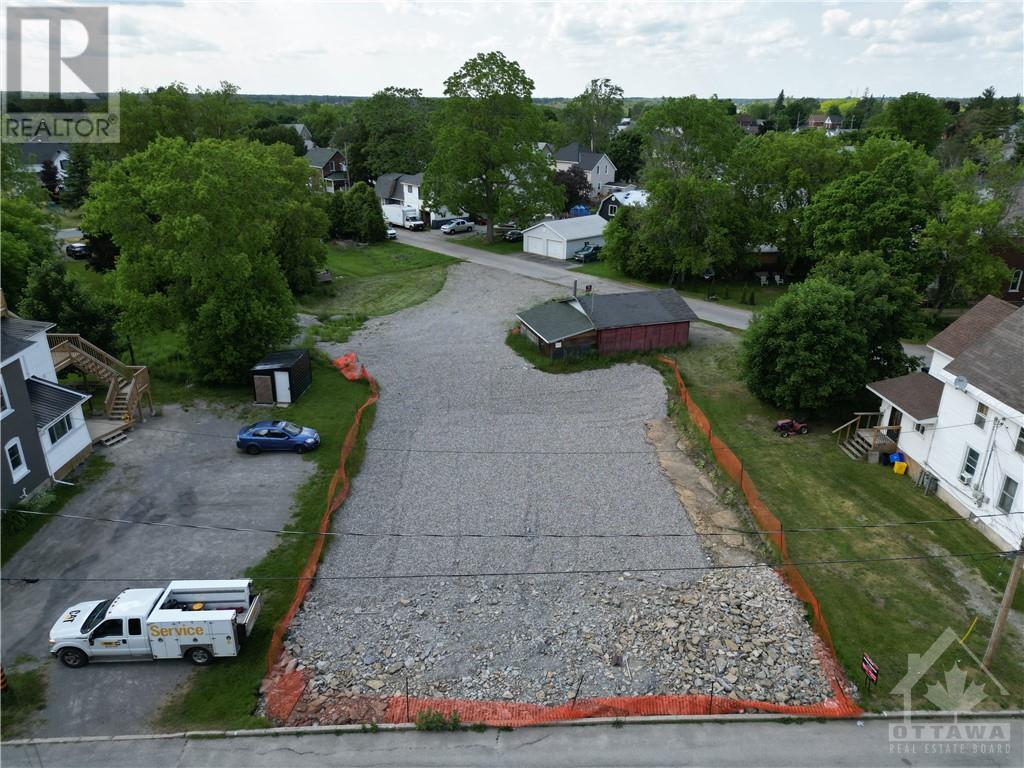 12 Lanark Street, Smiths Falls, Ontario  K7A 1K5 - Photo 2 - 1346871