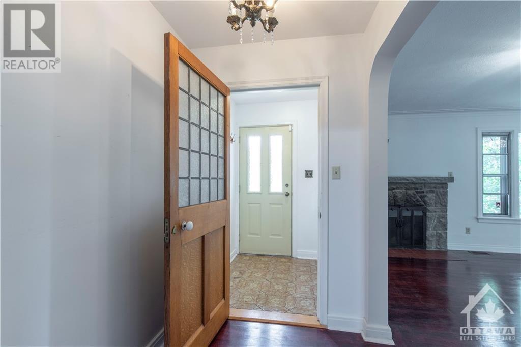 223 Roger Road, Ottawa, Ontario  K1H 5C5 - Photo 3 - 1346714