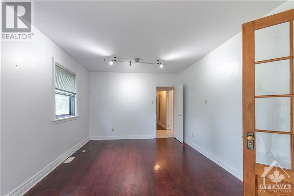 223 Roger Road, Ottawa, Ontario  K1H 5C5 - Photo 8 - 1346714