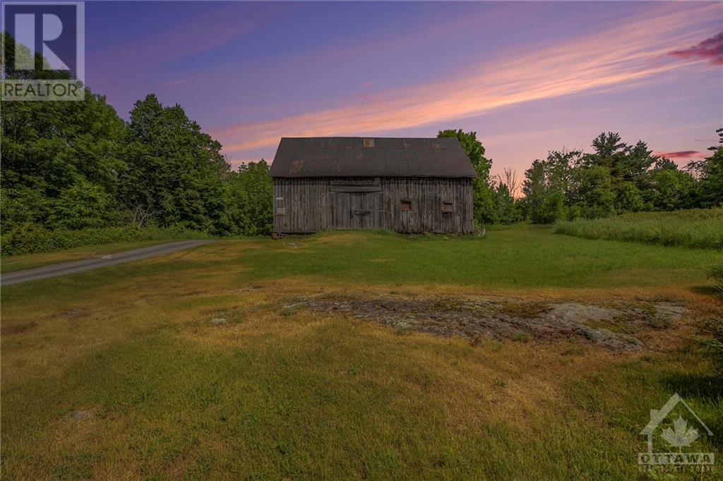 631 BIG CROSBY LAKE ROAD, westport, Ontario