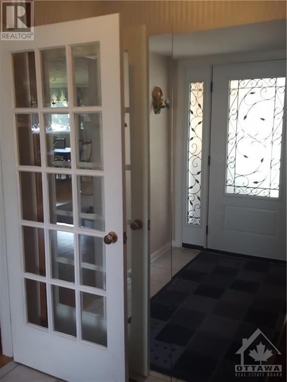 1222 Adirondack Drive, Ottawa, Ontario  K2C 2V3 - Photo 3 - 1346877