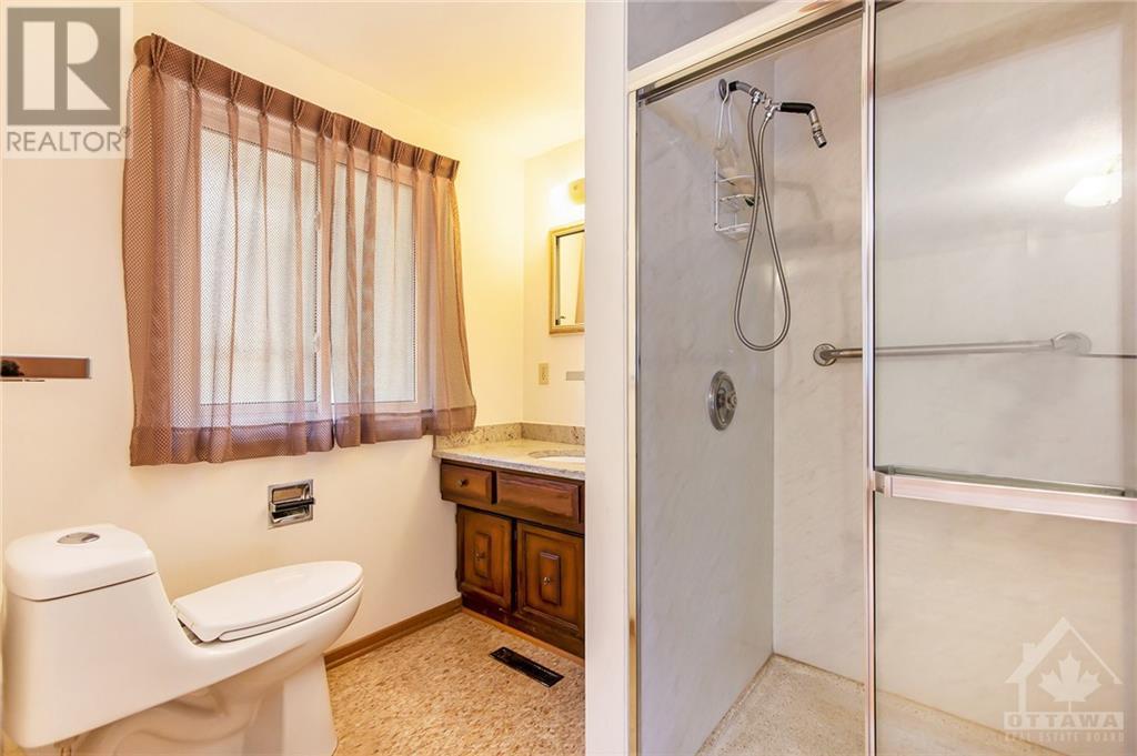 56 Wedgewood Crescent, Ottawa, Ontario  K1B 4B4 - Photo 13 - 1346620