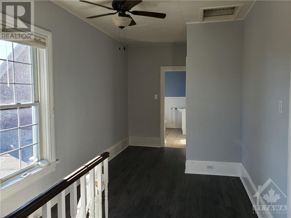44 Ogden Avenue, Smiths Falls, Ontario  K7A 2L8 - Photo 2 - 1344219