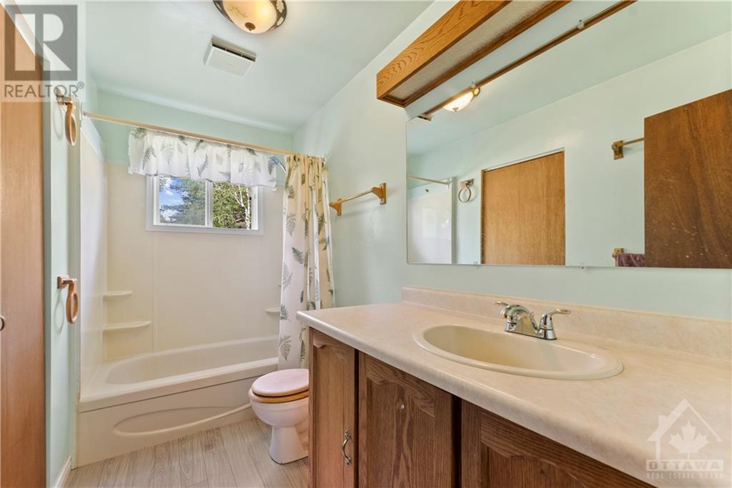 74 Clost Lane, Griffith, Ontario  K0J 2R0 - Photo 10 - 1348325