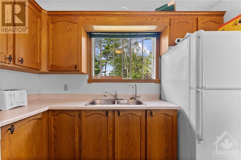 74 Clost Lane, Griffith, Ontario  K0J 2R0 - Photo 3 - 1348325