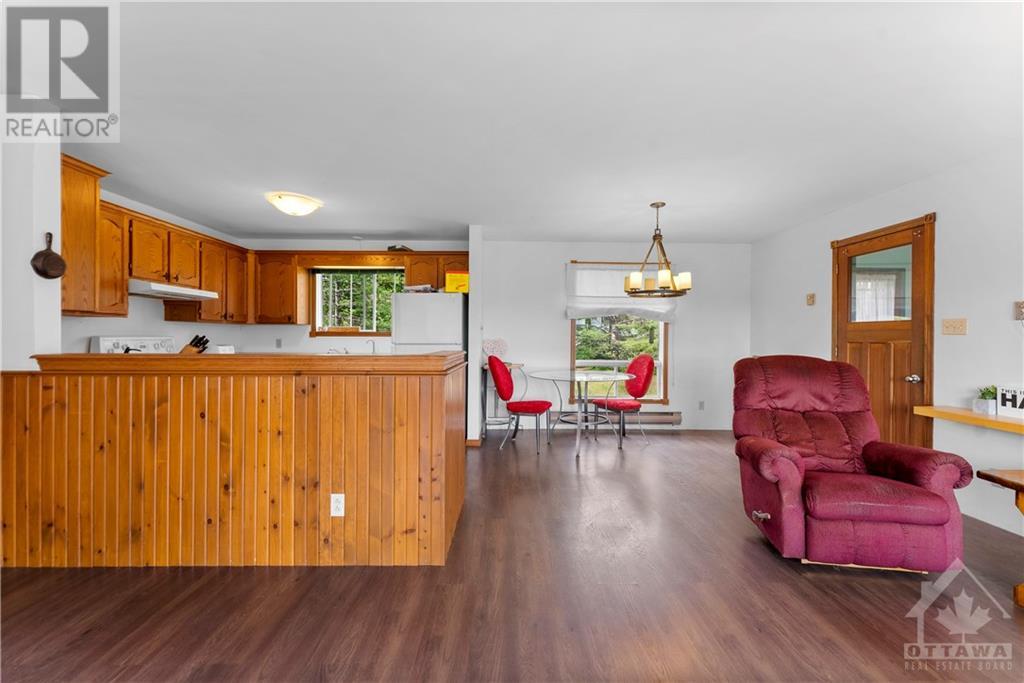 74 Clost Lane, Griffith, Ontario  K0J 2R0 - Photo 4 - 1348325