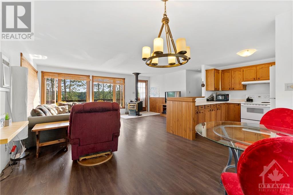 74 Clost Lane, Griffith, Ontario  K0J 2R0 - Photo 6 - 1348325