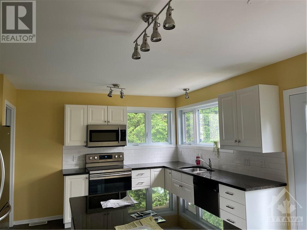 41 Clovelly Road, Ottawa, Ontario  K1J 7V5 - Photo 4 - 1348891