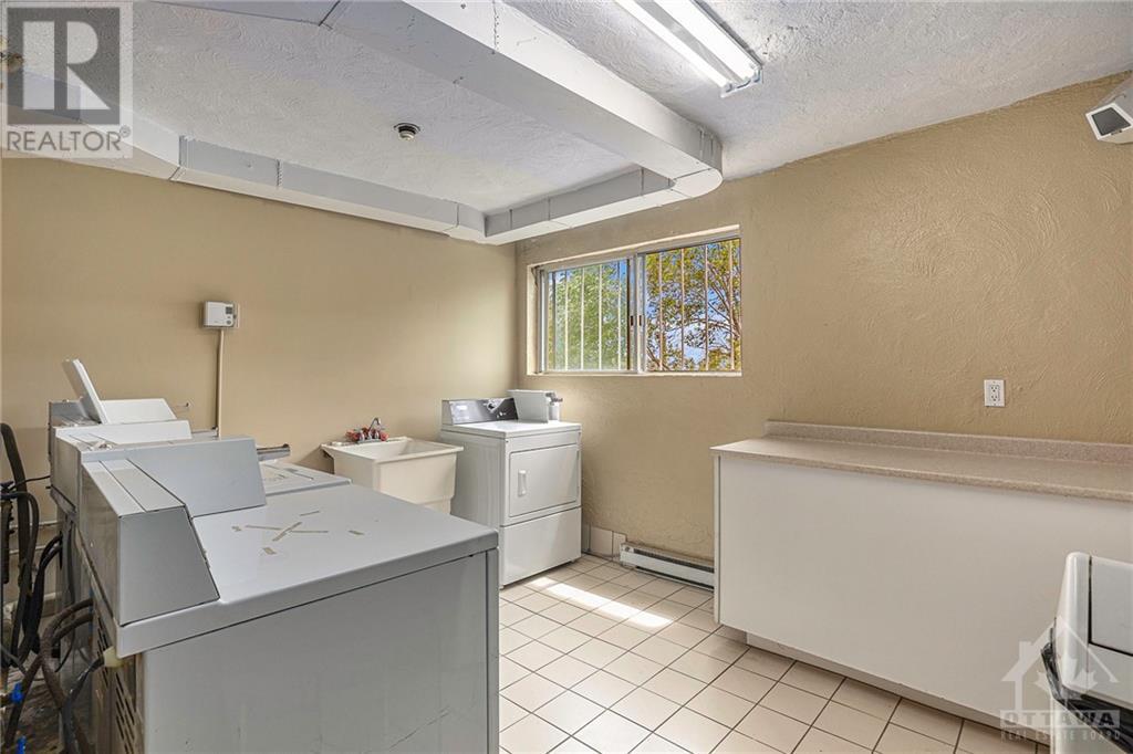 1160 Merivale Road, Ottawa, Ontario  K1Z 6B5 - Photo 12 - 1348668