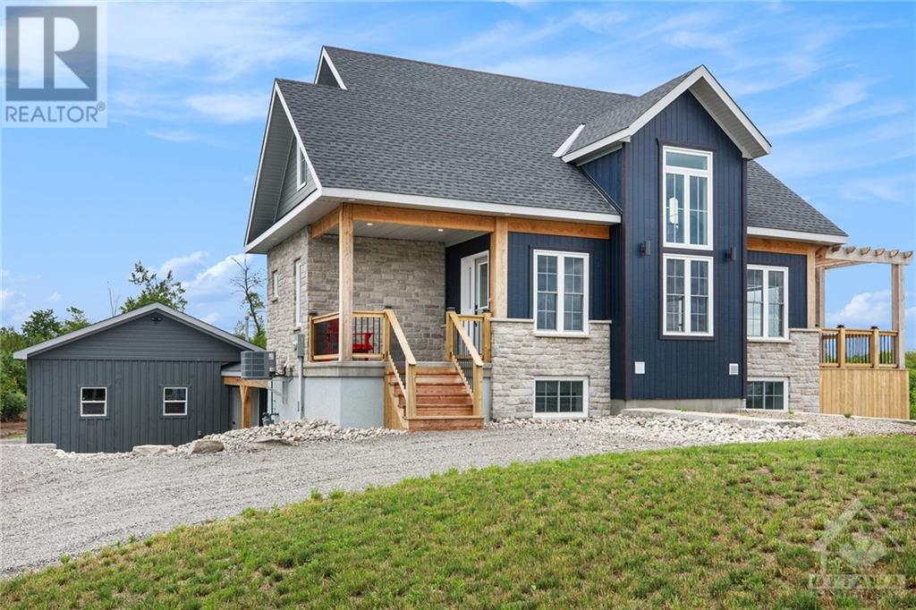 114 CHARLES HOLDEN AVENUE, merrickville, Ontario