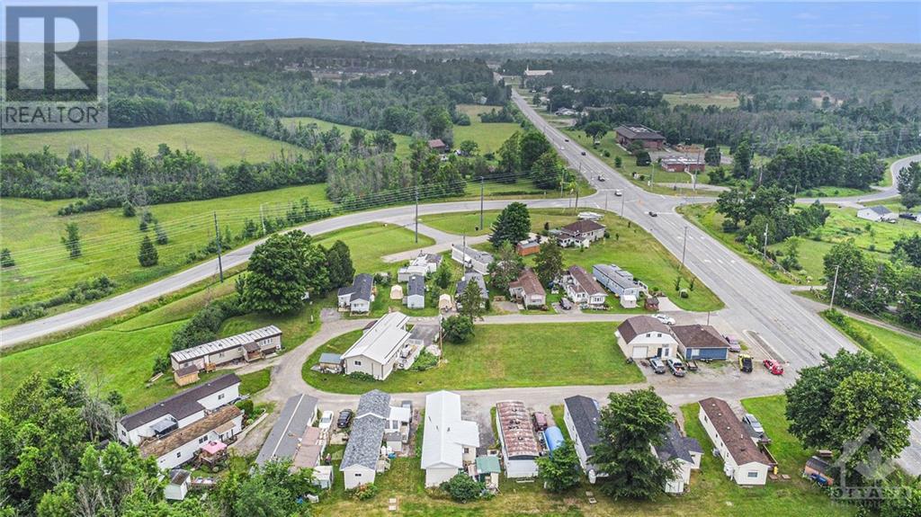 402 29 HIGHWAY, smiths falls, Ontario