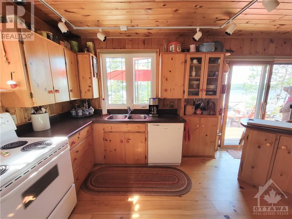 890 Mazinaw Lake, Cloyne, Ontario  K0M 1K0 - Photo 10 - 1350107