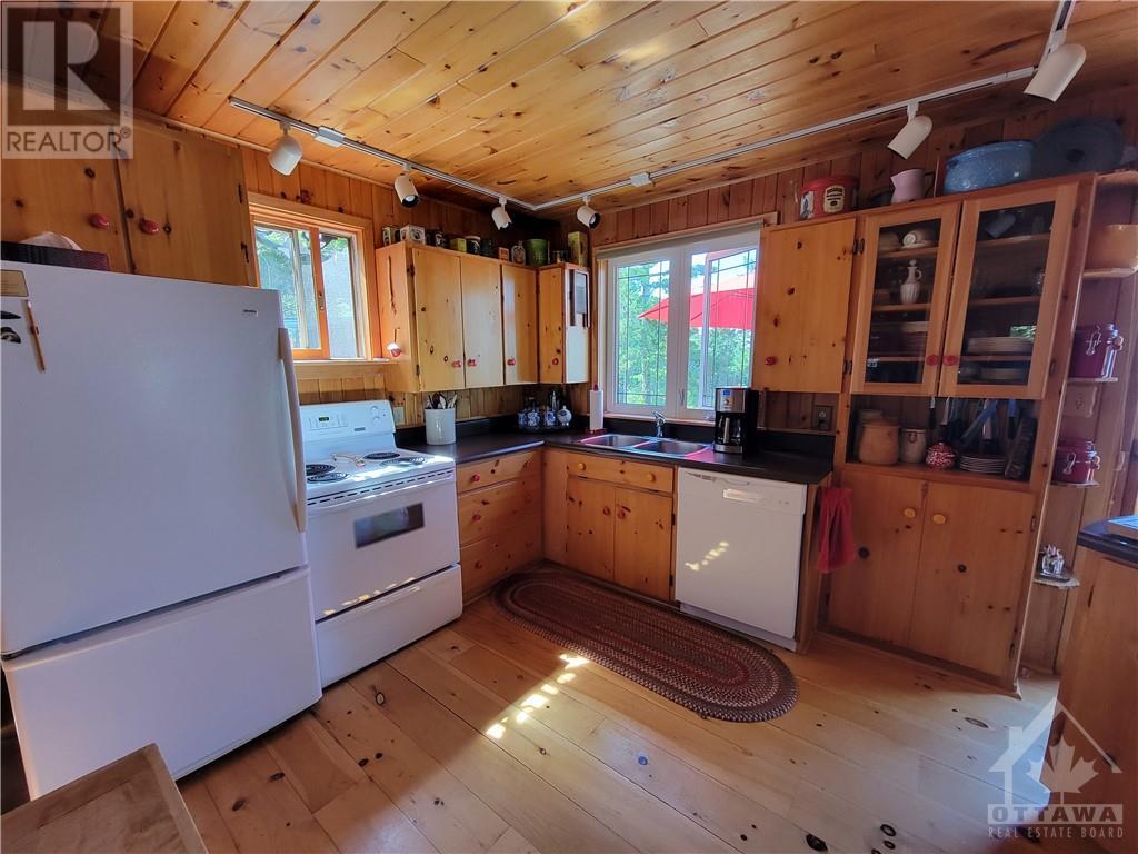 890 Mazinaw Lake, Cloyne, Ontario  K0M 1K0 - Photo 11 - 1350107