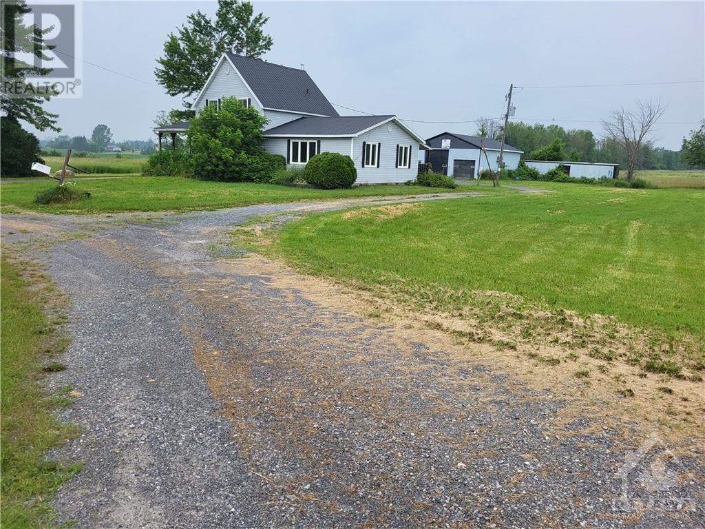 18561 COUNTY 43 ROAD, apple hill, Ontario