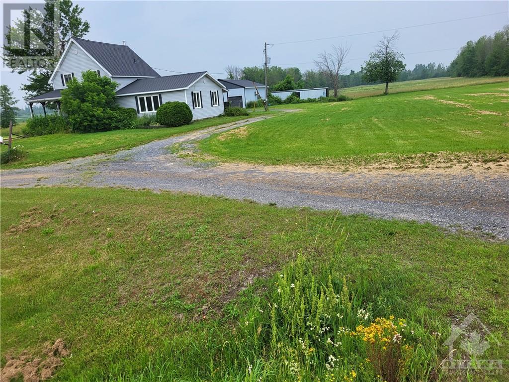 18561 County 43 Road, Apple Hill, Ontario  K0C 1B0 - Photo 2 - 1349866