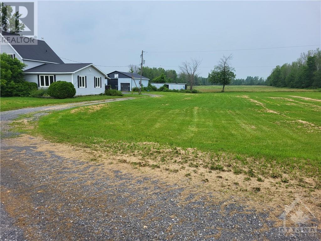 18561 County 43 Road, Apple Hill, Ontario  K0C 1B0 - Photo 3 - 1349866