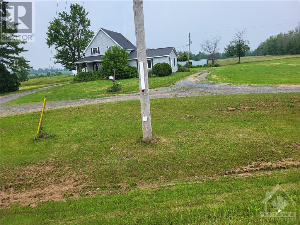 18561 County 43 Road, Apple Hill, Ontario  K0C 1B0 - Photo 4 - 1349866