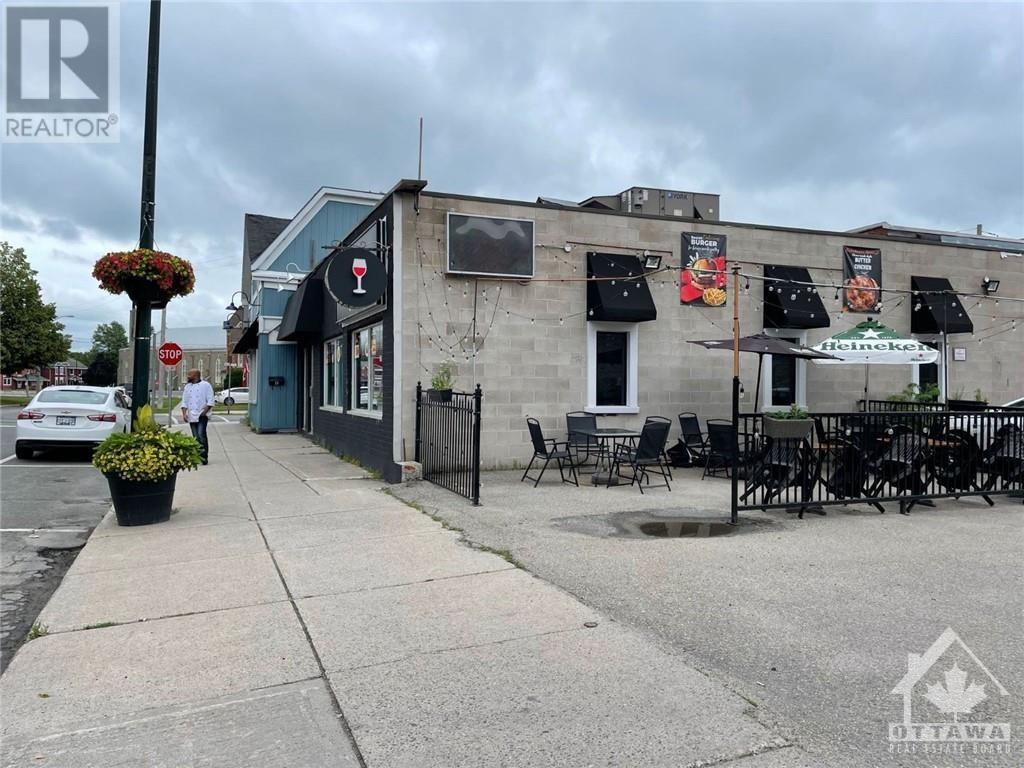 21 Russell Street E, Smiths Falls, Ontario  K7A 1E7 - Photo 3 - 1351283