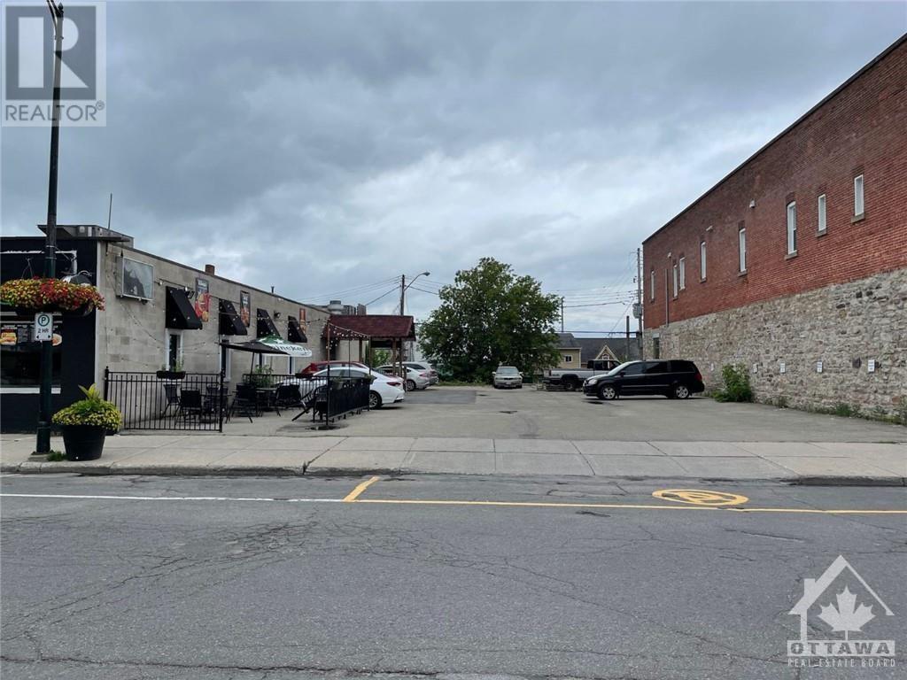 21 Russell Street E, Smiths Falls, Ontario  K7A 1E7 - Photo 5 - 1351283