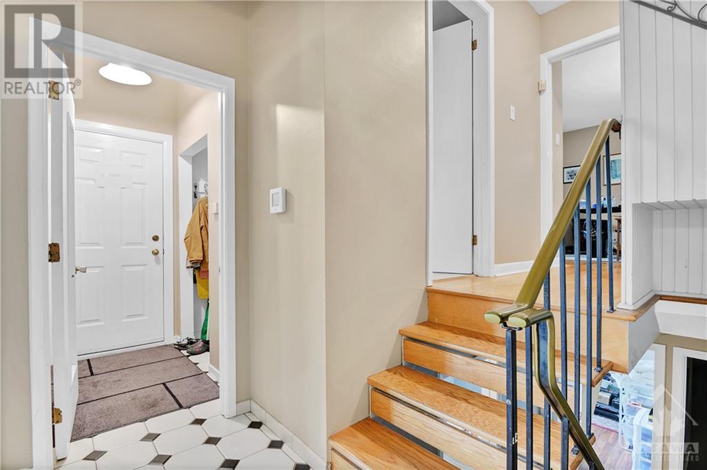 90 Hilliard Avenue, Ottawa, Ontario  K2E 6C2 - Photo 3 - 1351353
