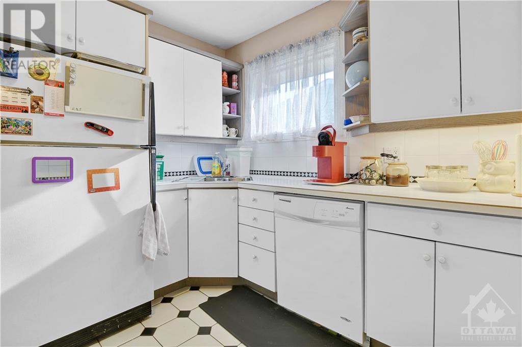 90 Hilliard Avenue, Ottawa, Ontario  K2E 6C2 - Photo 8 - 1351353