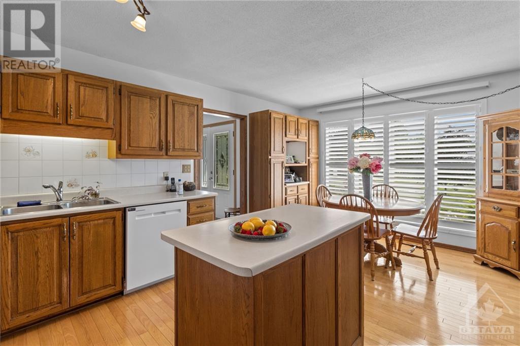 3555 Birchtree Crescent, Ottawa, Ontario  K4B 1N6 - Photo 6 - 1351197