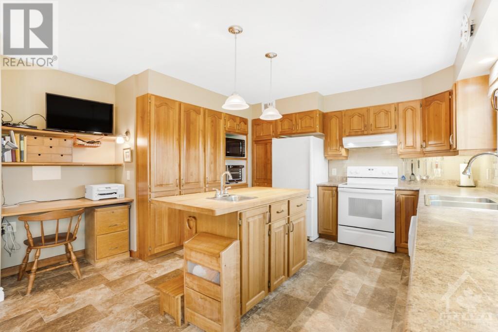580 Pleasant Corner Road E, Vankleek Hill, Ontario  K0B 1R0 - Photo 13 - 1351444