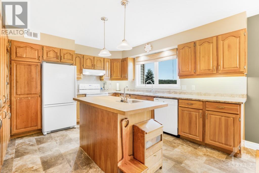 580 Pleasant Corner Road E, Vankleek Hill, Ontario  K0B 1R0 - Photo 14 - 1351444