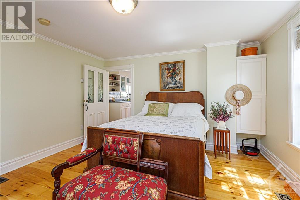 17 Main Street E, Westport, Ontario  K0G 1X0 - Photo 11 - 1351633