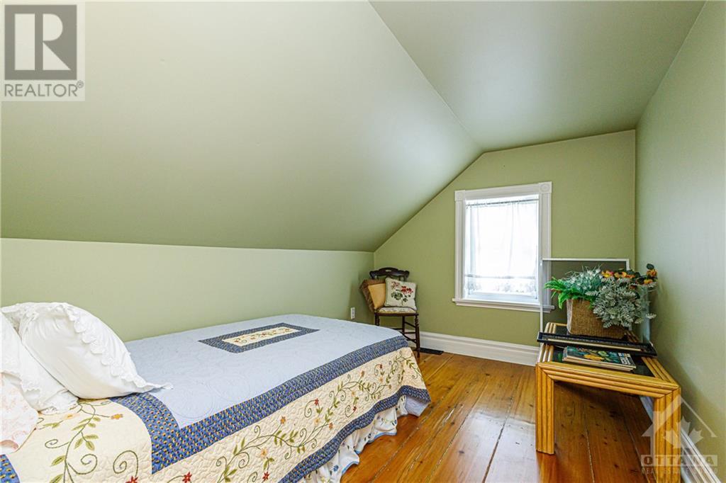 17 Main Street E, Westport, Ontario  K0G 1X0 - Photo 23 - 1351633