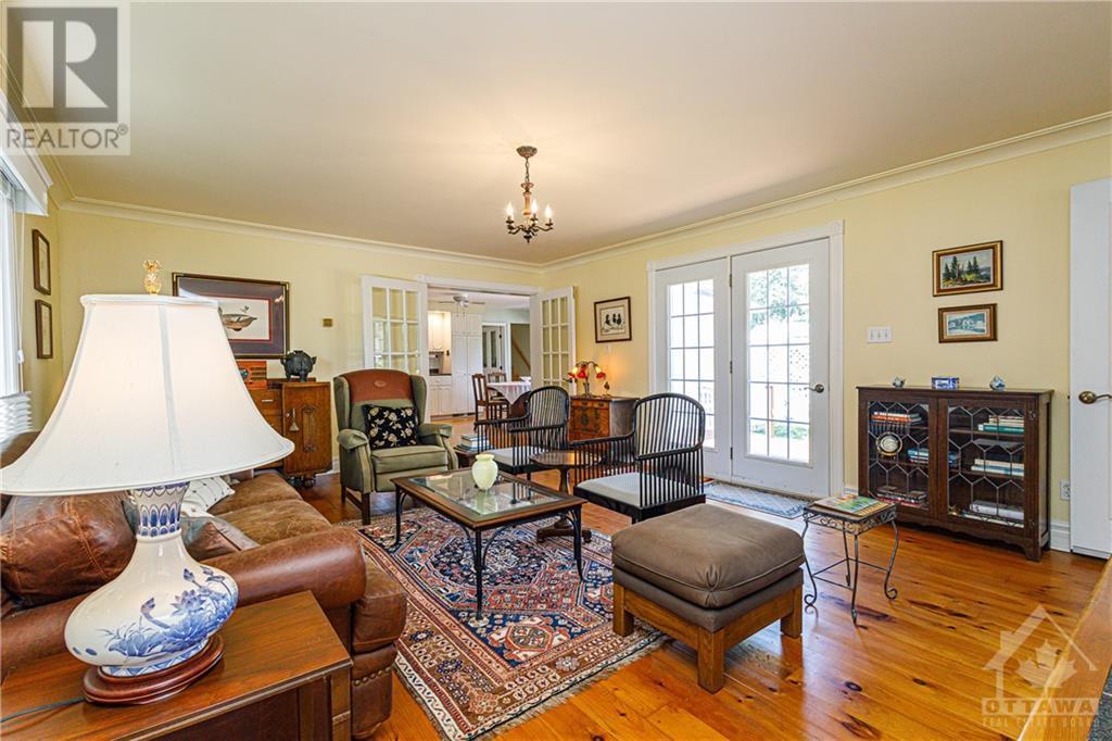 17 Main Street E, Westport, Ontario  K0G 1X0 - Photo 6 - 1351633