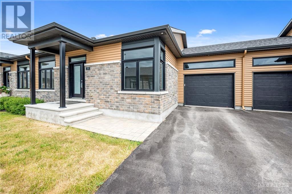 19 Solara Private, Rockland, Ontario  K4K 0H9 - Photo 2 - 1344418