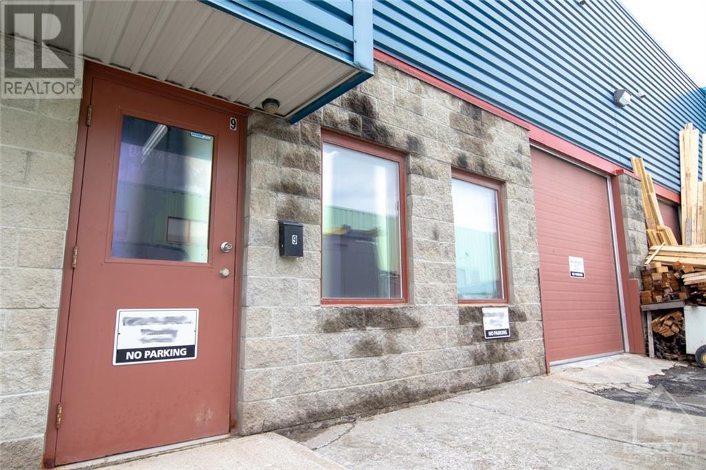 2584 Edinburgh Place Unit#9, Ottawa, Ontario  K1B 5M1 - Photo 2 - 1352195
